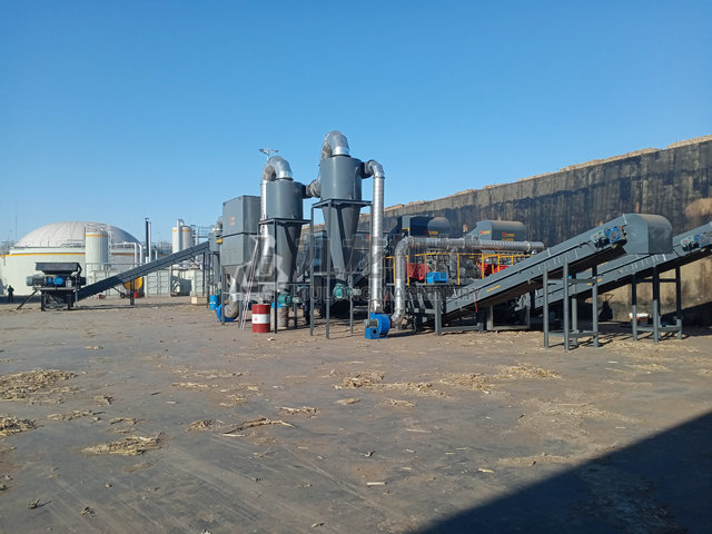 五常秸稈撕碎粉碎生產線現(xiàn)場